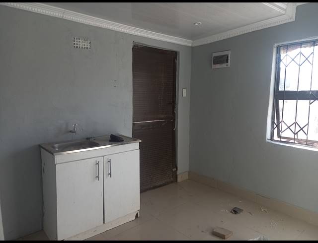 2 BEDROOM HOUSE RENTED IN UMLAZI P